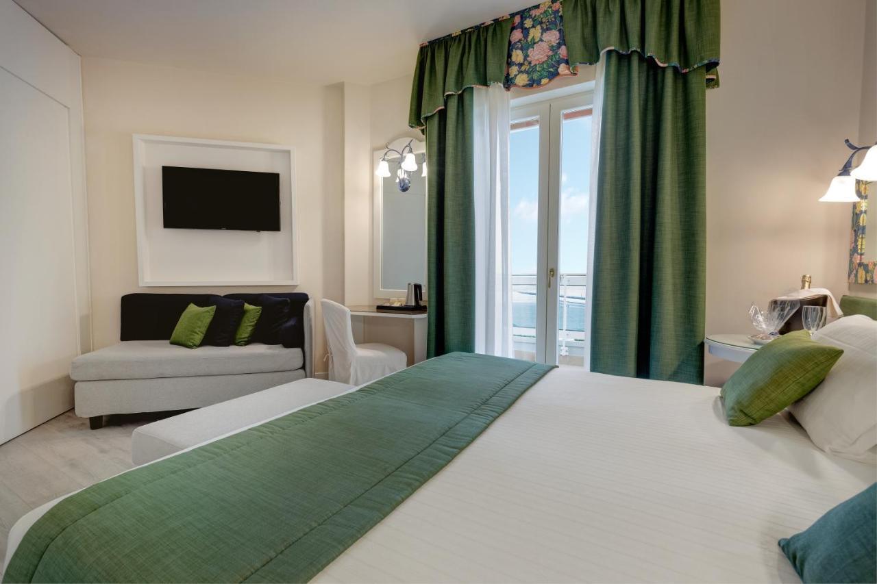 Hotel Cavalieri Palace & Suites Lido di Jesolo Zewnętrze zdjęcie