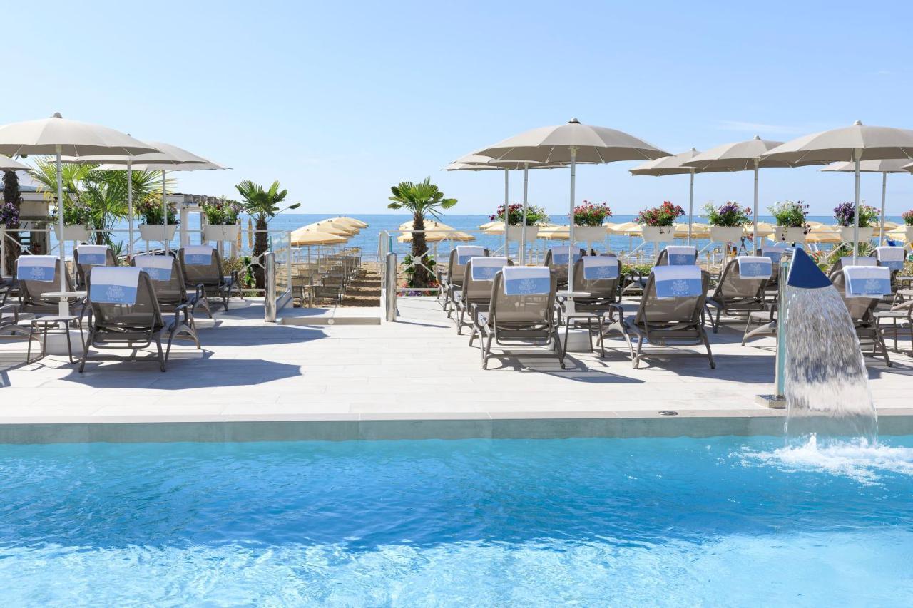 Hotel Cavalieri Palace & Suites Lido di Jesolo Zewnętrze zdjęcie