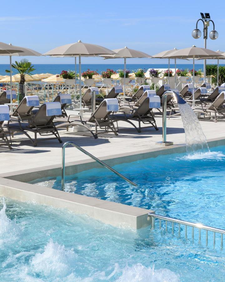 Hotel Cavalieri Palace & Suites Lido di Jesolo Zewnętrze zdjęcie