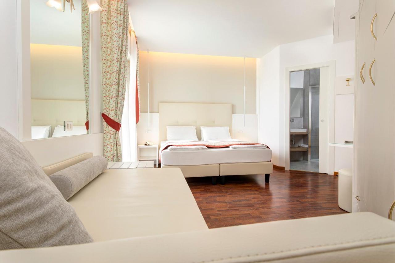 Hotel Cavalieri Palace & Suites Lido di Jesolo Zewnętrze zdjęcie