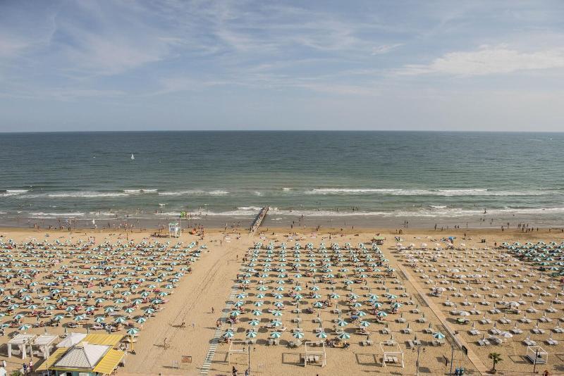 Hotel Cavalieri Palace & Suites Lido di Jesolo Zewnętrze zdjęcie