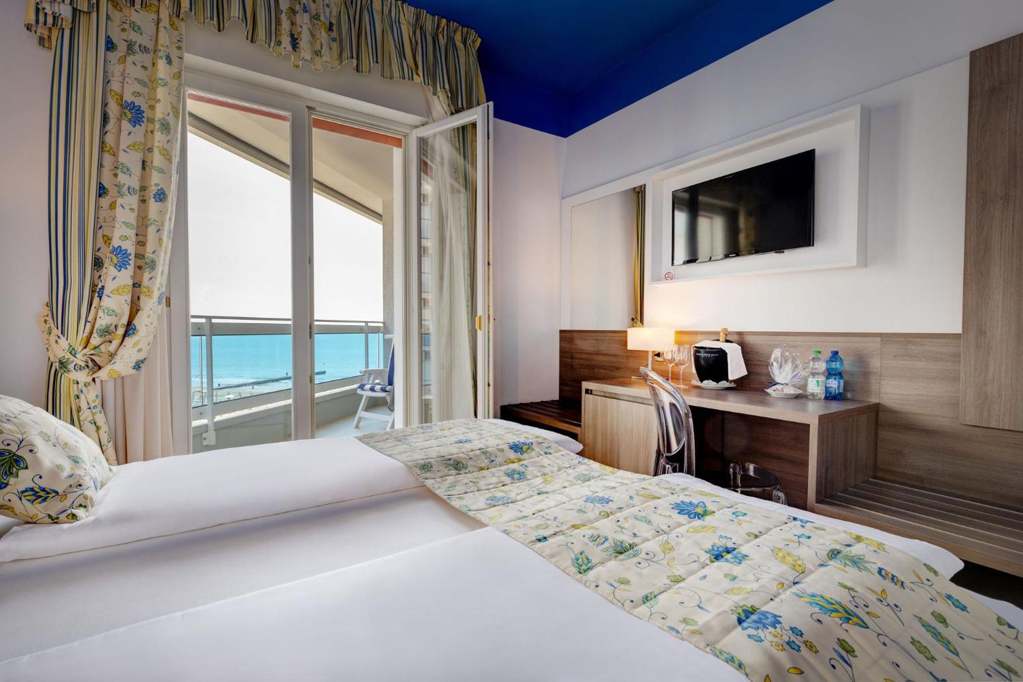 Hotel Cavalieri Palace & Suites Lido di Jesolo Zewnętrze zdjęcie