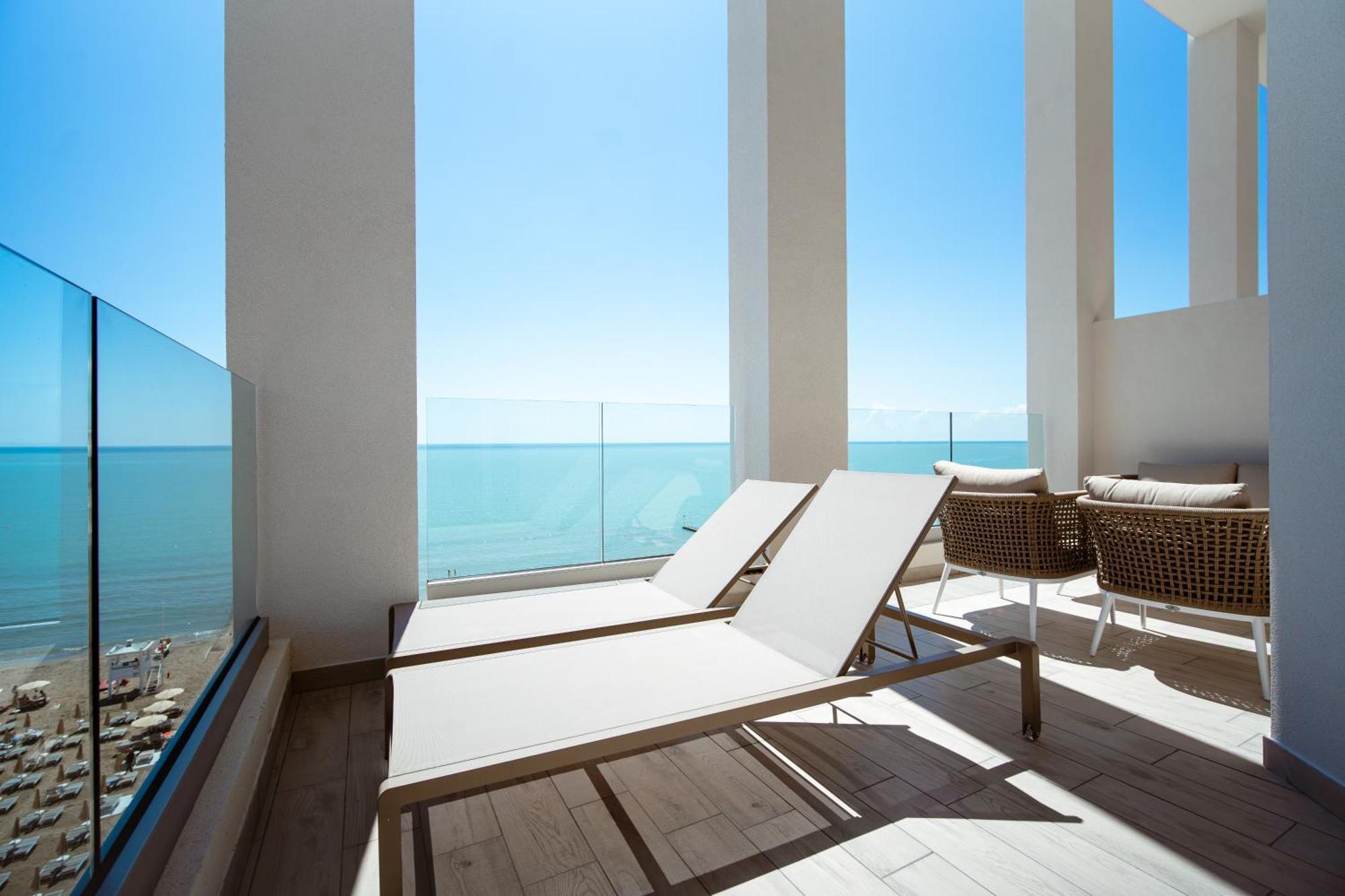 Hotel Cavalieri Palace & Suites Lido di Jesolo Zewnętrze zdjęcie