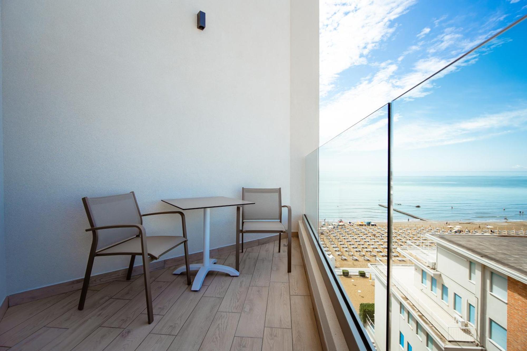 Hotel Cavalieri Palace & Suites Lido di Jesolo Zewnętrze zdjęcie