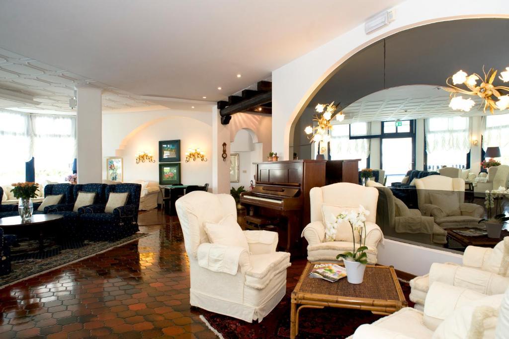Hotel Cavalieri Palace & Suites Lido di Jesolo Zewnętrze zdjęcie