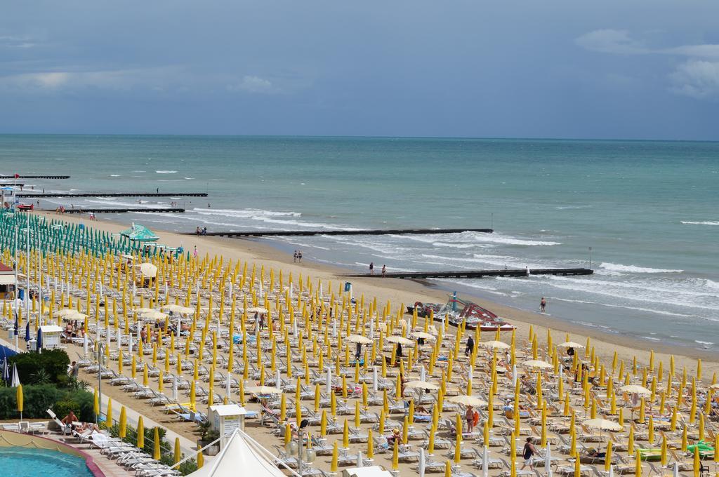 Hotel Cavalieri Palace & Suites Lido di Jesolo Zewnętrze zdjęcie