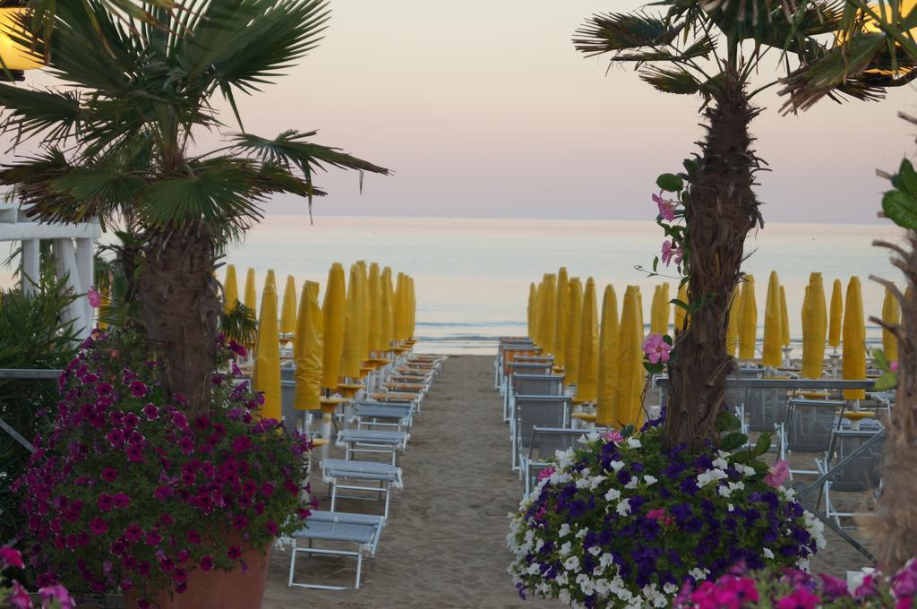 Hotel Cavalieri Palace & Suites Lido di Jesolo Zewnętrze zdjęcie